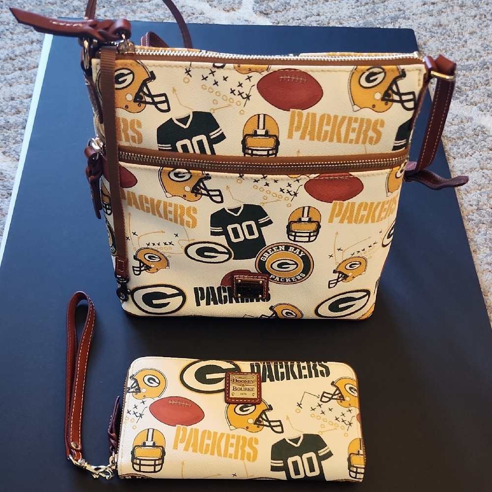 Dooney & Bourke Green Green Bay Packers Crossbody and Wristlet Set. Like New